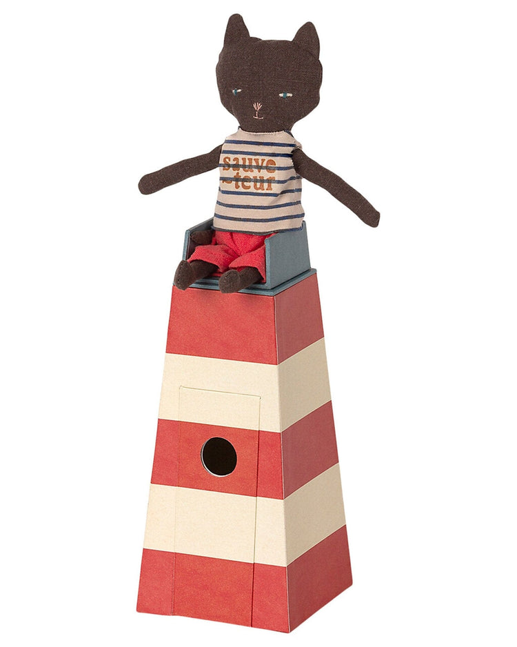 Little maileg play sauveteur tower with cat