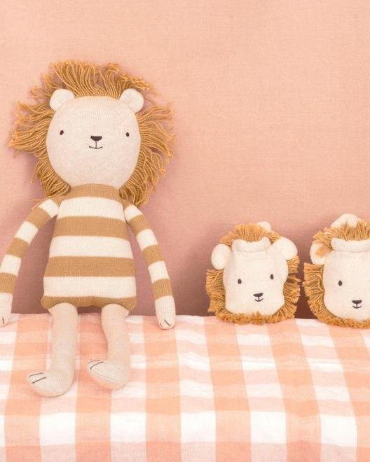 meri meri angus the lion play Little