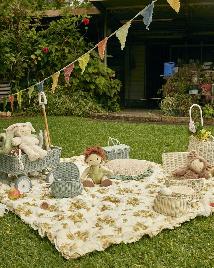 Little olli ella room luggy basket in chalk