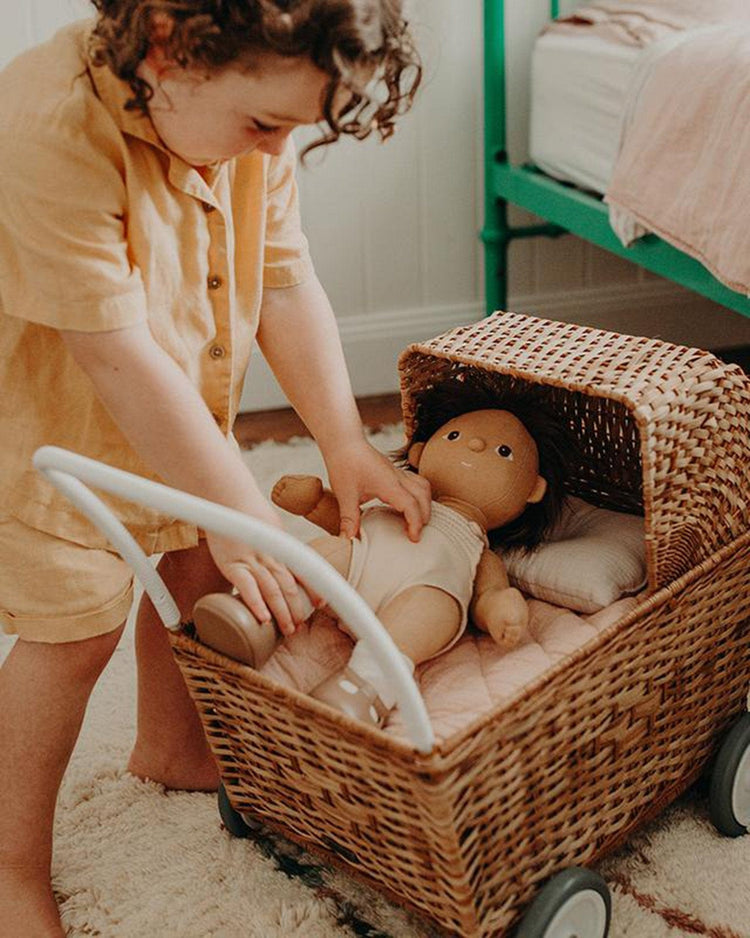 Little olli ella play strolley in natural