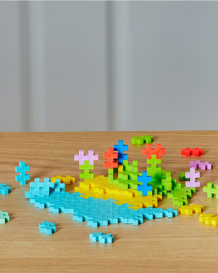 Little plus plus play 240 piece tropical tube