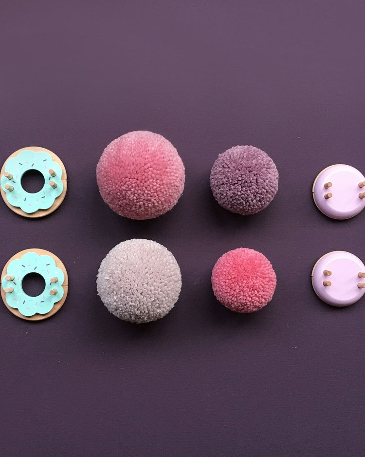 Little pom maker play macaron pom maker in lavender