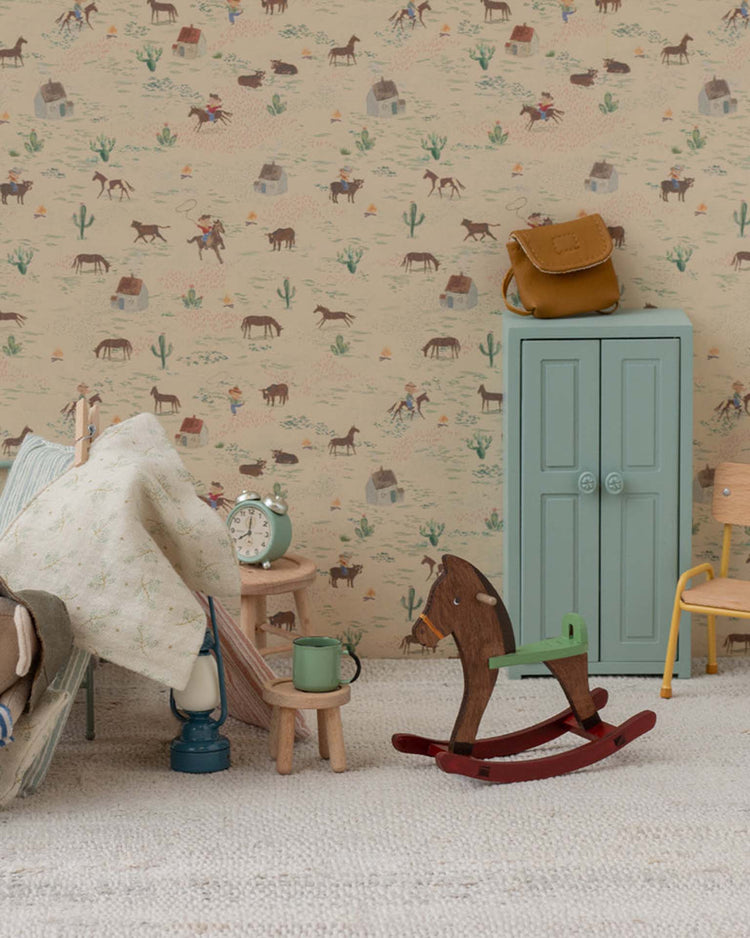 rocking horse, mouse