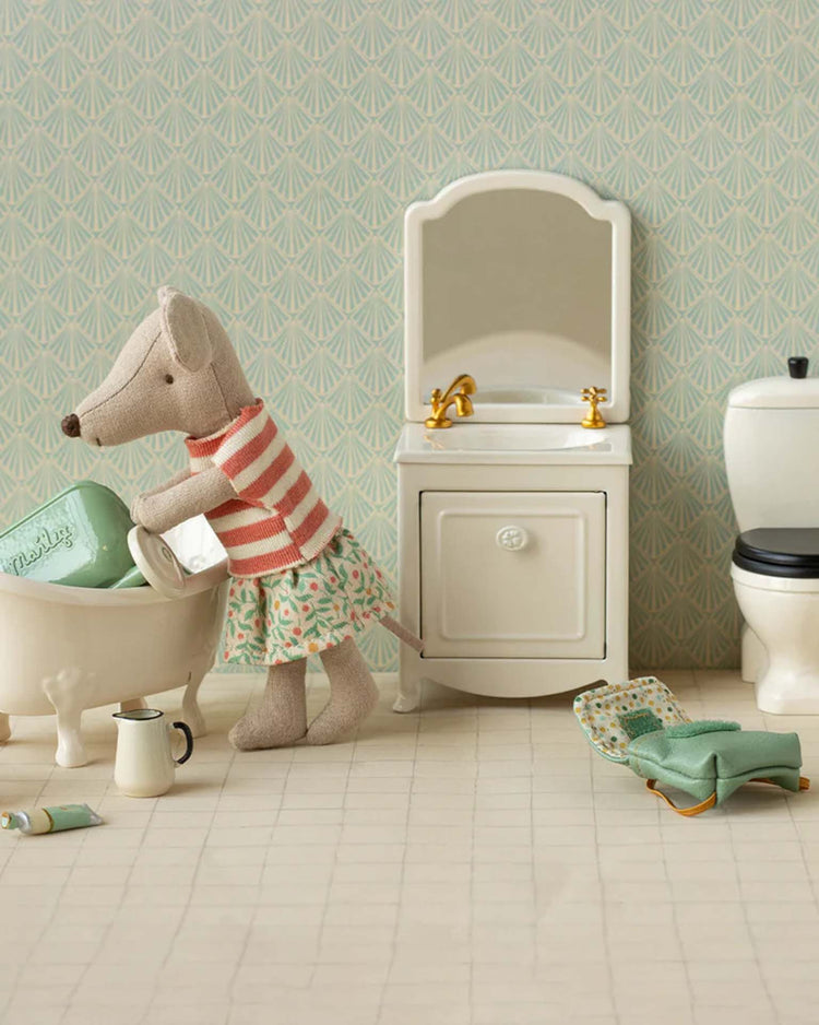 maileg tricycle mouse, big sister - green play Little