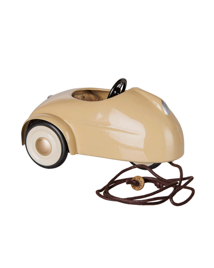 mouse car in wheat