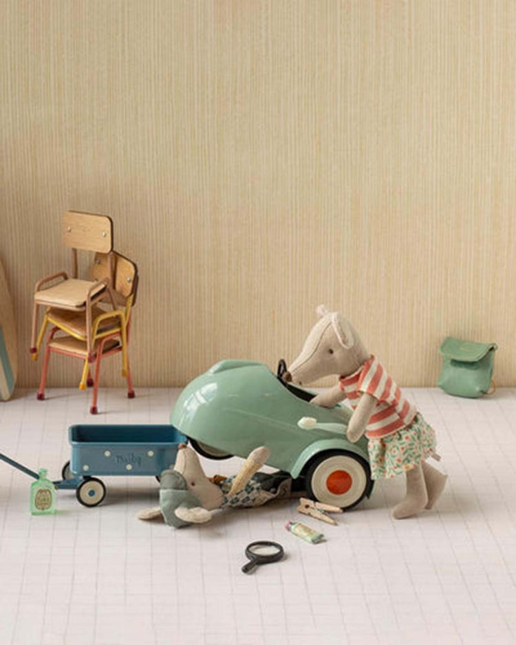mouse car in light mint