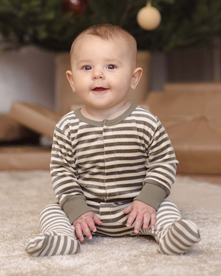 hidden snap footie in spruce stripe