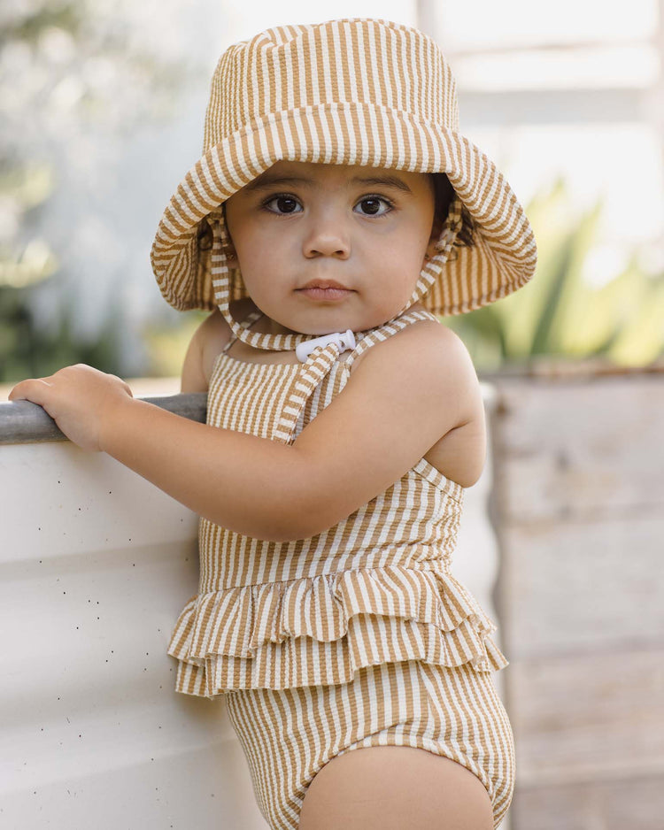 quincy mae bucket hat in honey stripe small baby Little