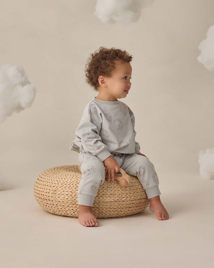 quincy mae relaxed sweatpant in lions baby Little