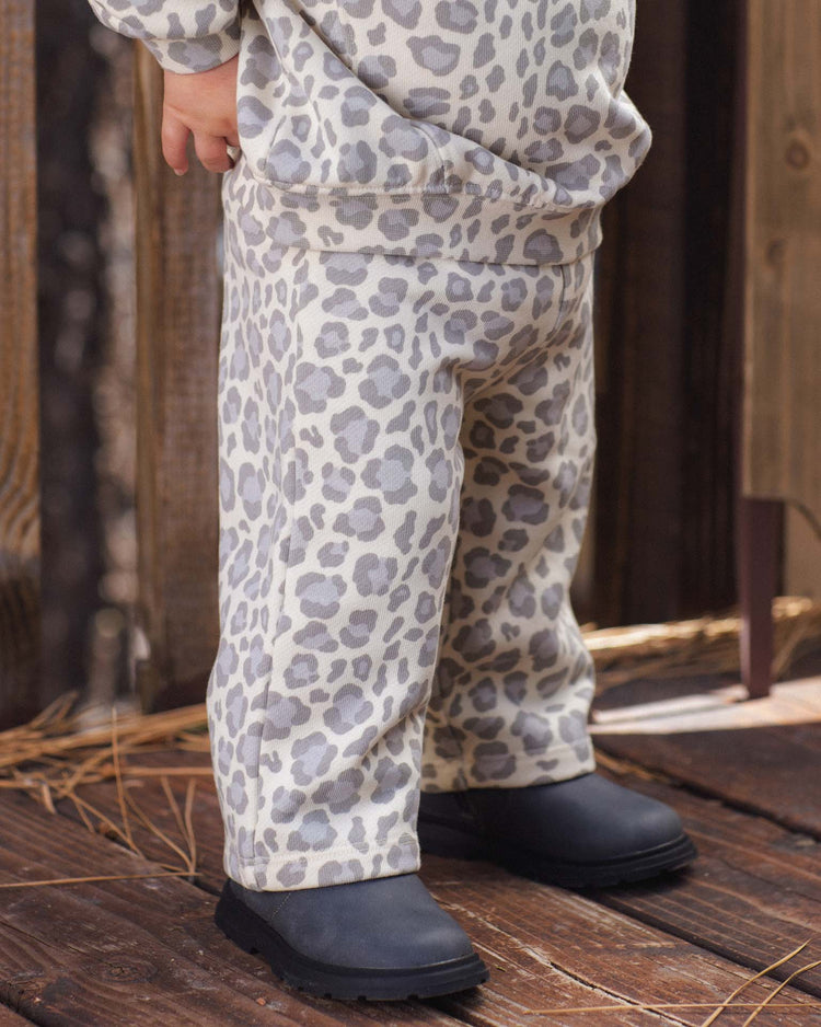wide leg sweatpant in blue leopard