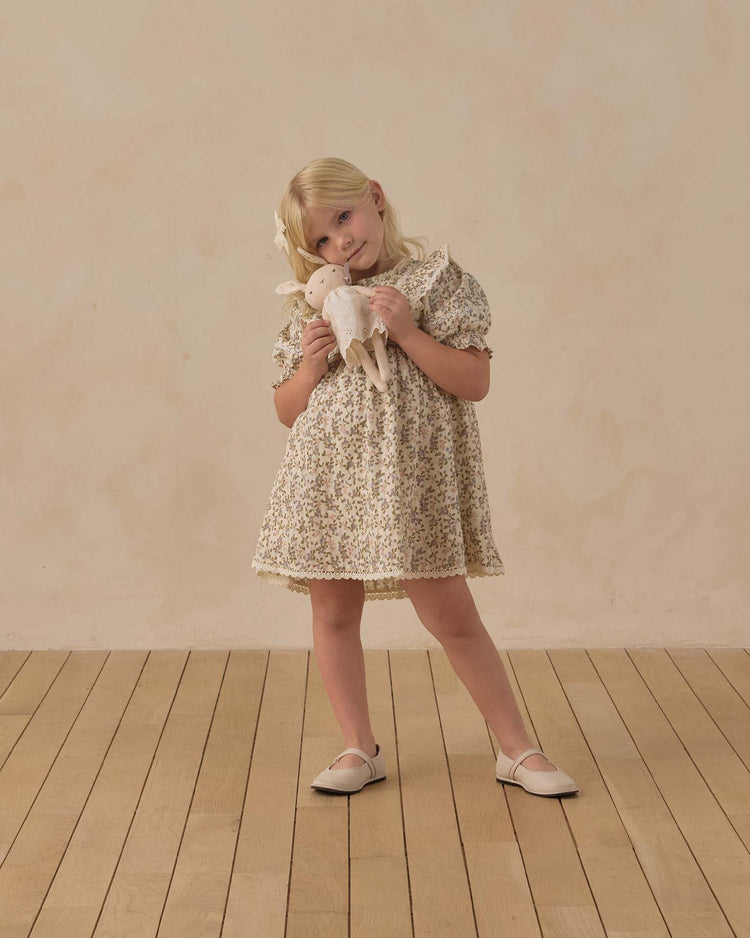 rylee + cru rylee the rabbit play Little