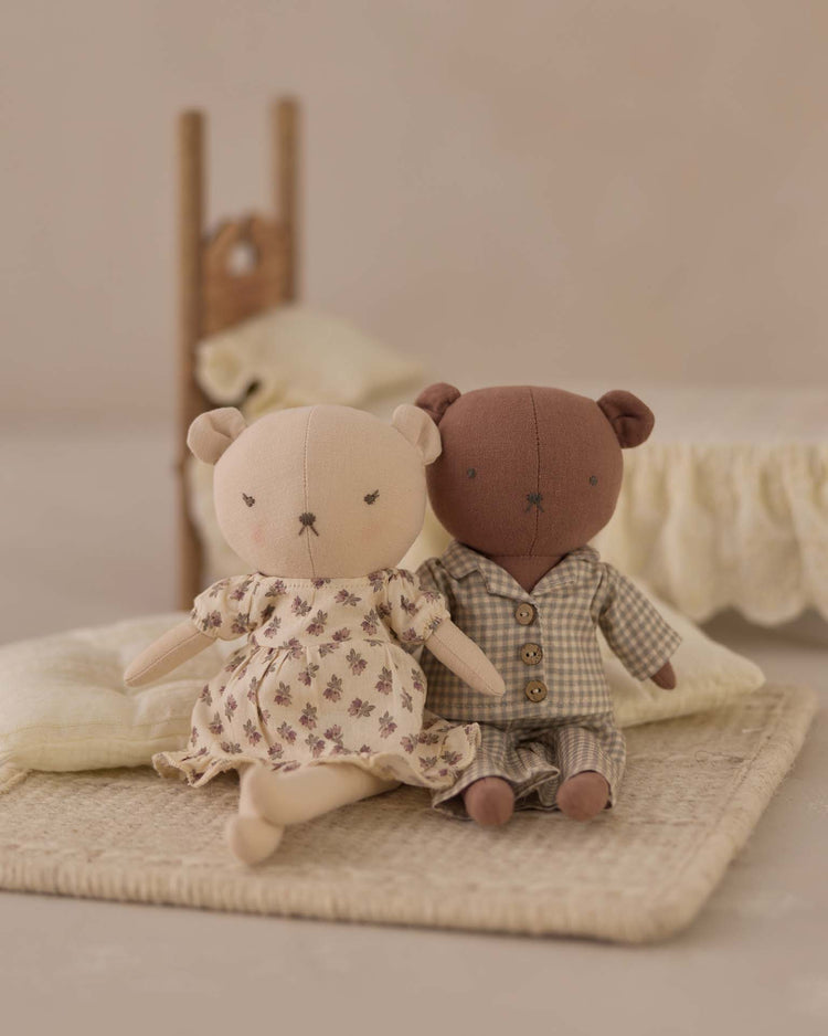 rylee + cru bonnie the bear play Little