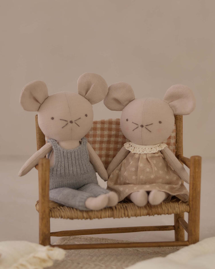 rylee + cru goldie the mouse play Little