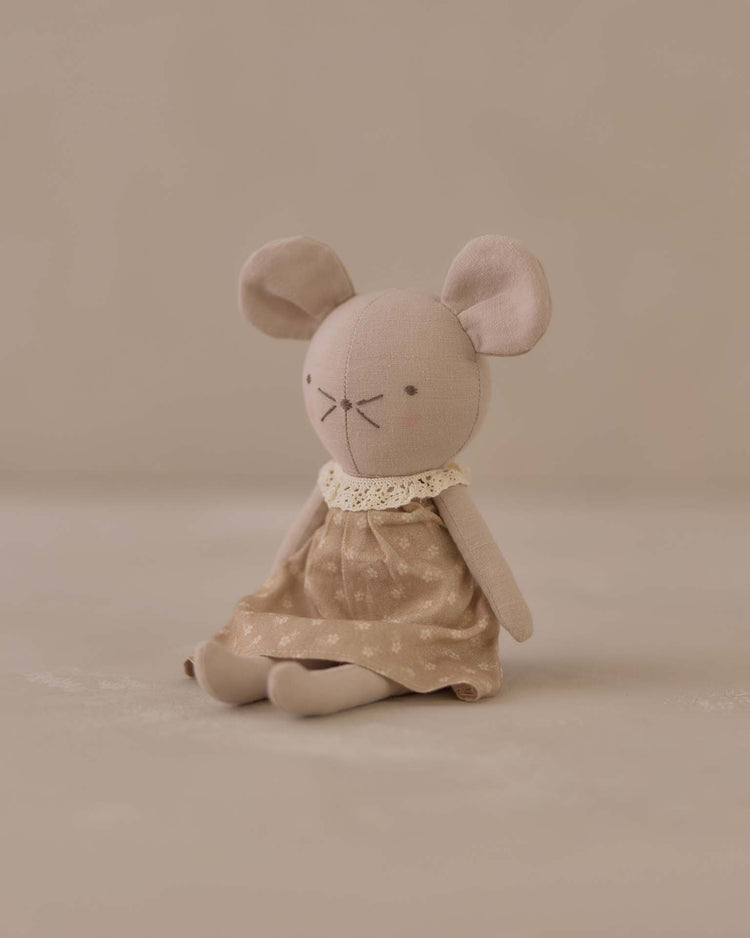 rylee + cru goldie the mouse play Little
