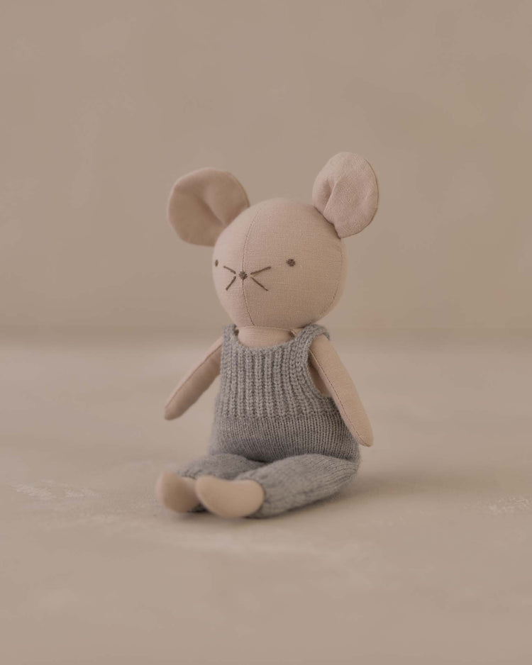 rylee + cru milo the mouse play Little