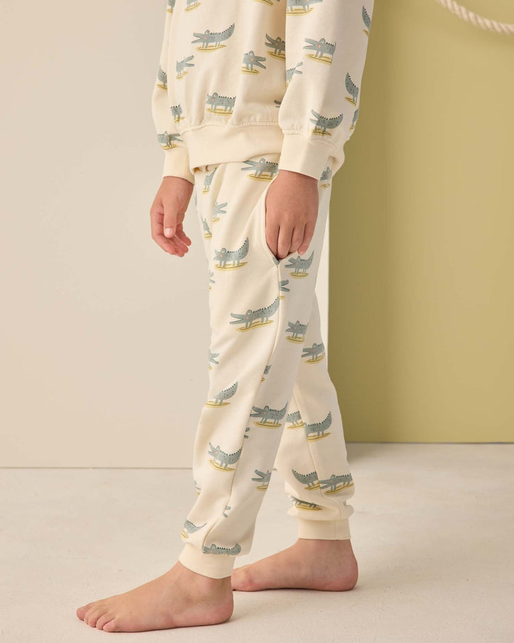 rylee + cru jogger sweatpant in alligators kids Little