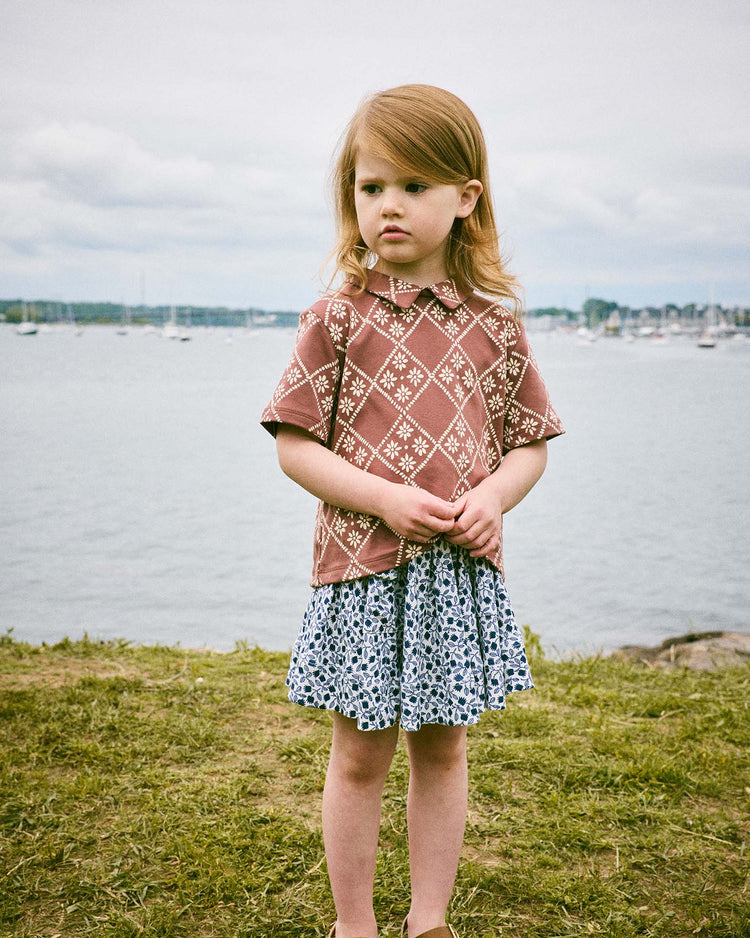 misha + puff silvia tee in cola flora tierra kids Little