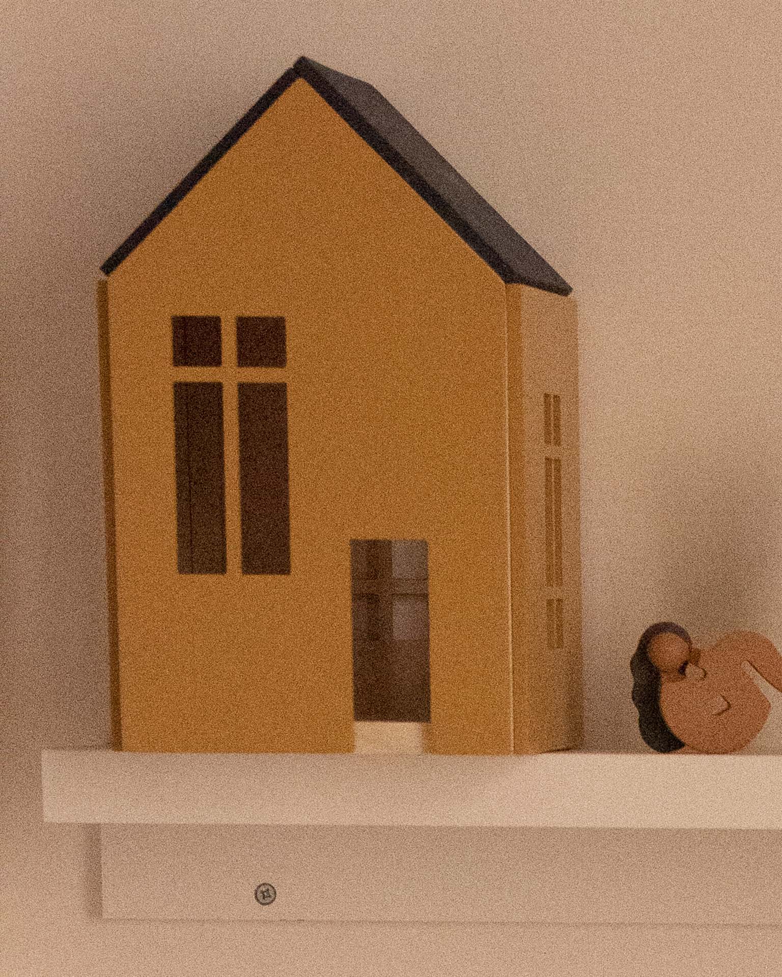 large magnetic dollhouse in mother nature – Little