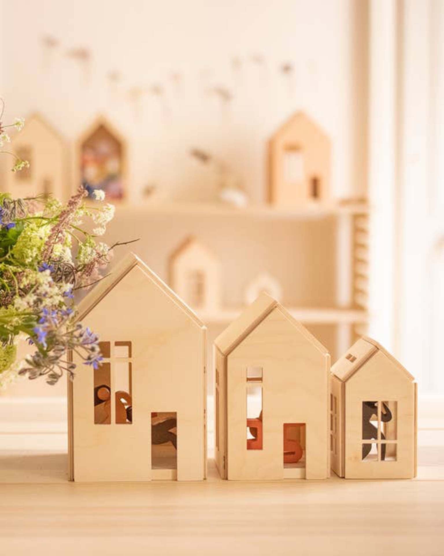 magnetic dollhouse set of 3 in natural – Little