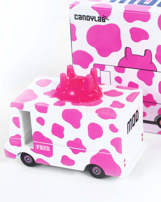 Little candylab play strawberry moo van