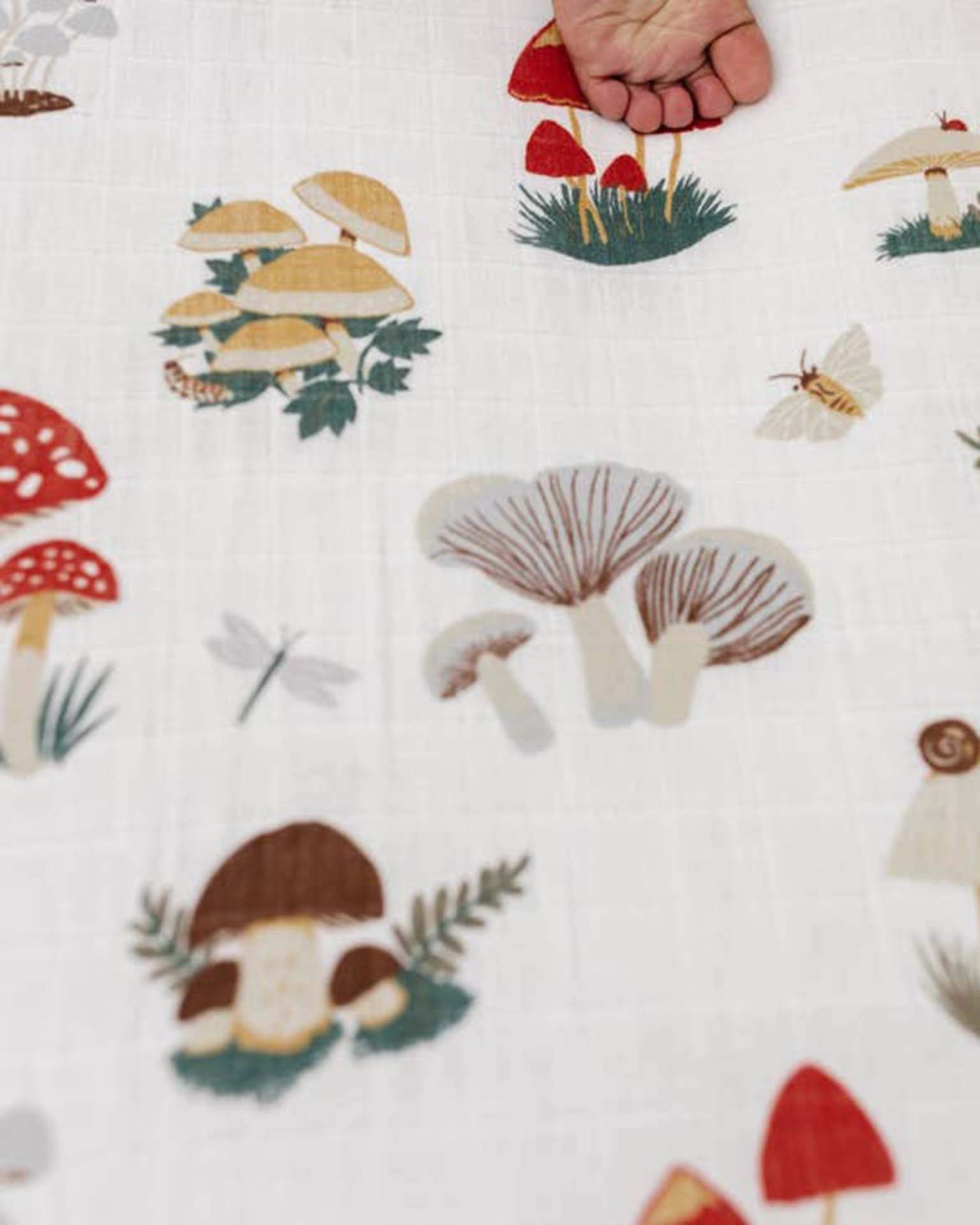 mushroom crib sheet Little