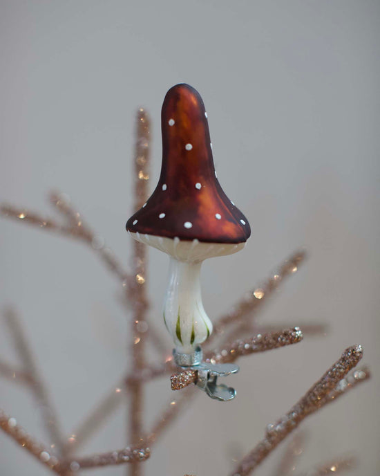 Little glitterville room brown clip-on mushroom ornament