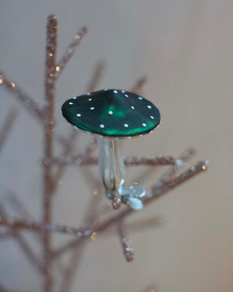 Little glitterville room green clip-on mushroom ornament