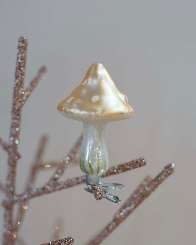 Little glitterville room light gold clip-on mushroom ornament