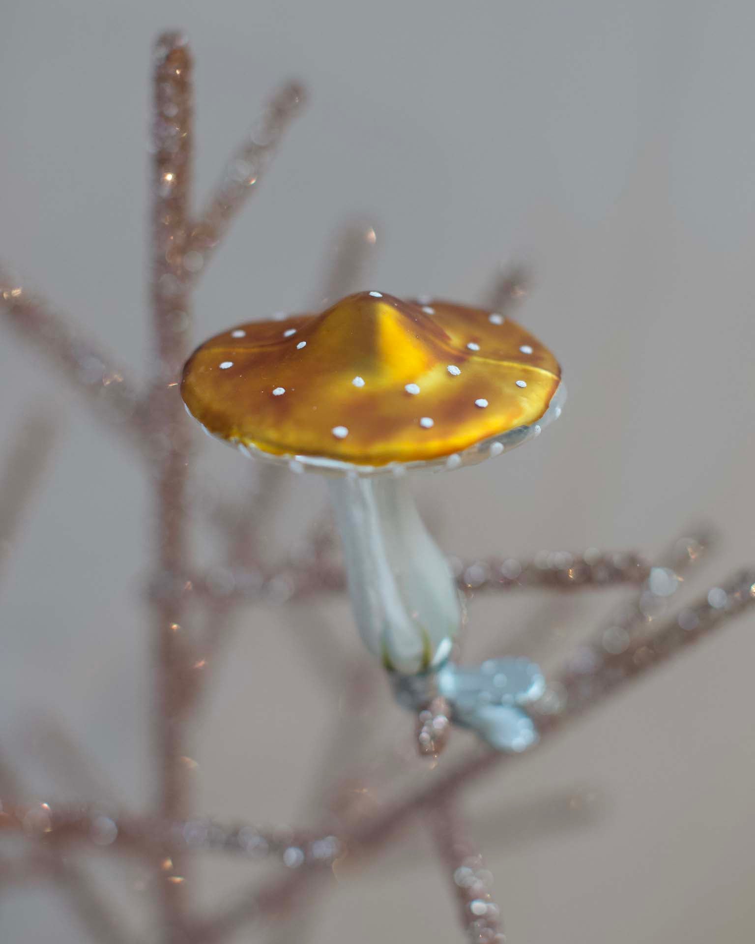 Little glitterville room yellow clip-on mushroom ornament