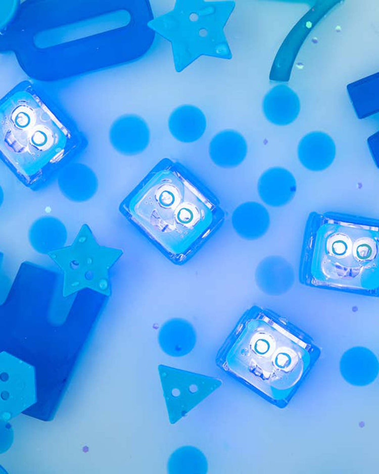 Little glo pals play glo pals blair light-up cubes
