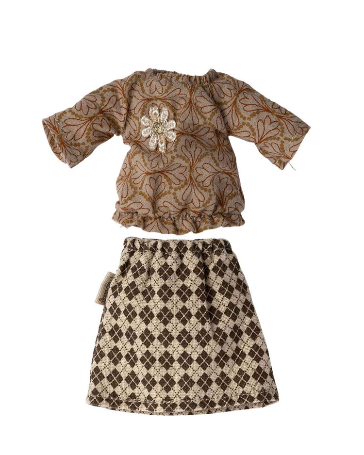 Little maileg play blouse + skirt for grandma mouse