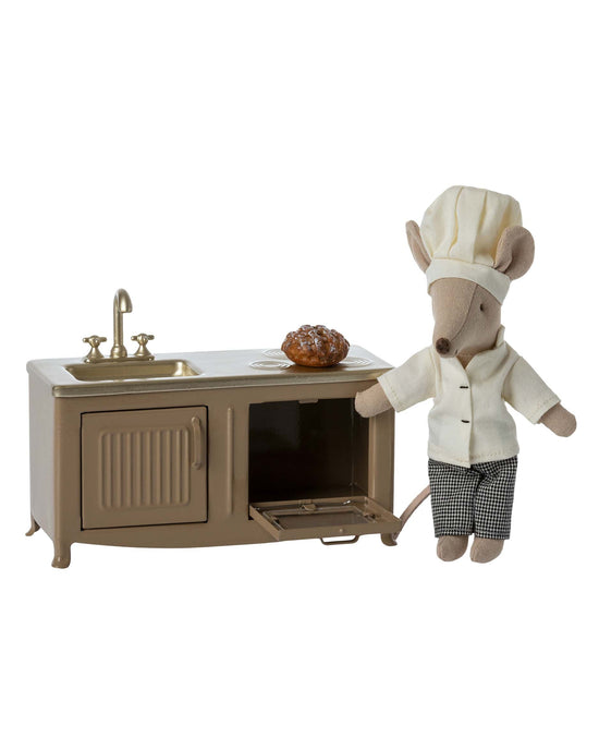 Little maileg play mouse kitchen in light brown