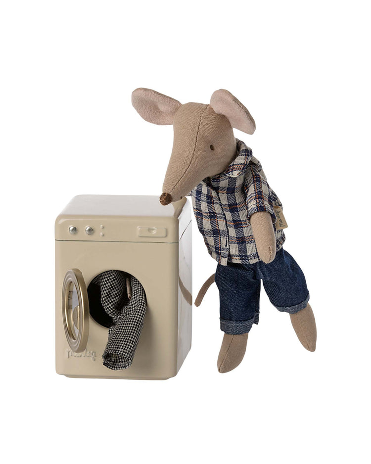 Little maileg play mouse washing machine
