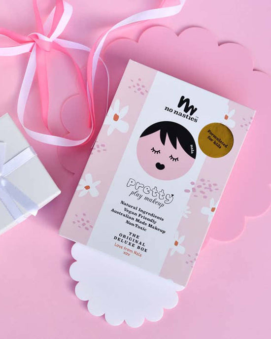 Little no nasties play deluxe makeup kit in nala