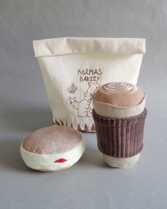 Little normadot play coffee to go + berliner soft toy