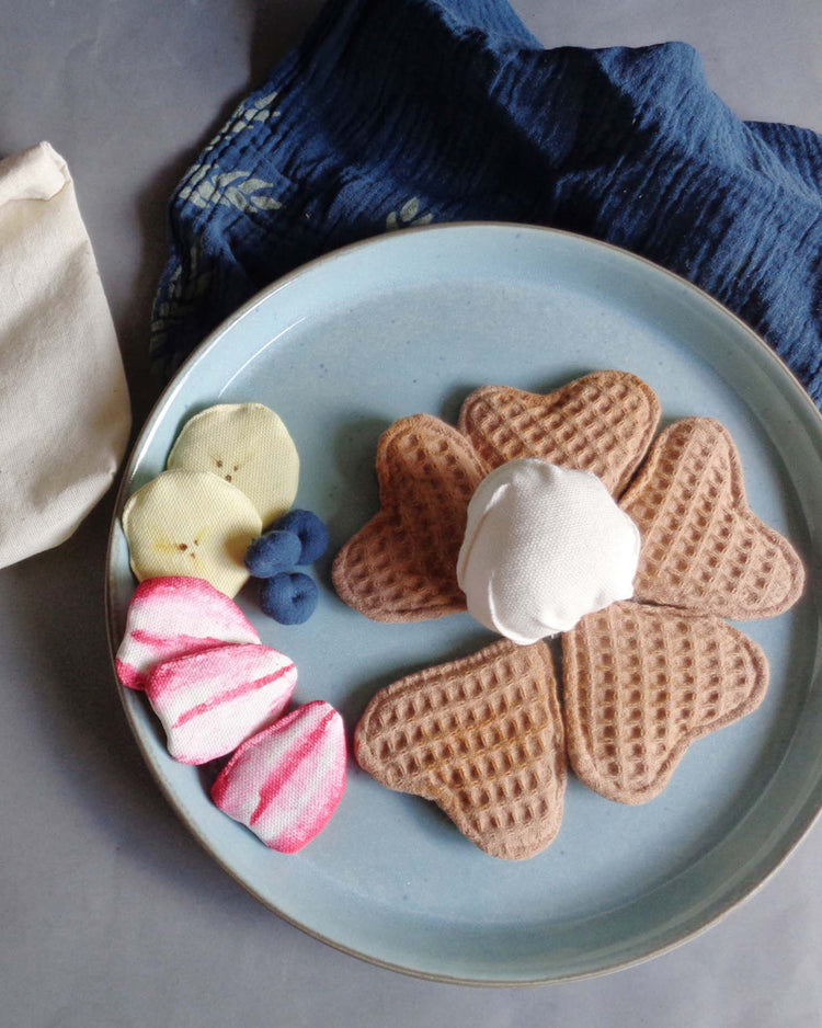 Little normadot play sweet waffles soft toy