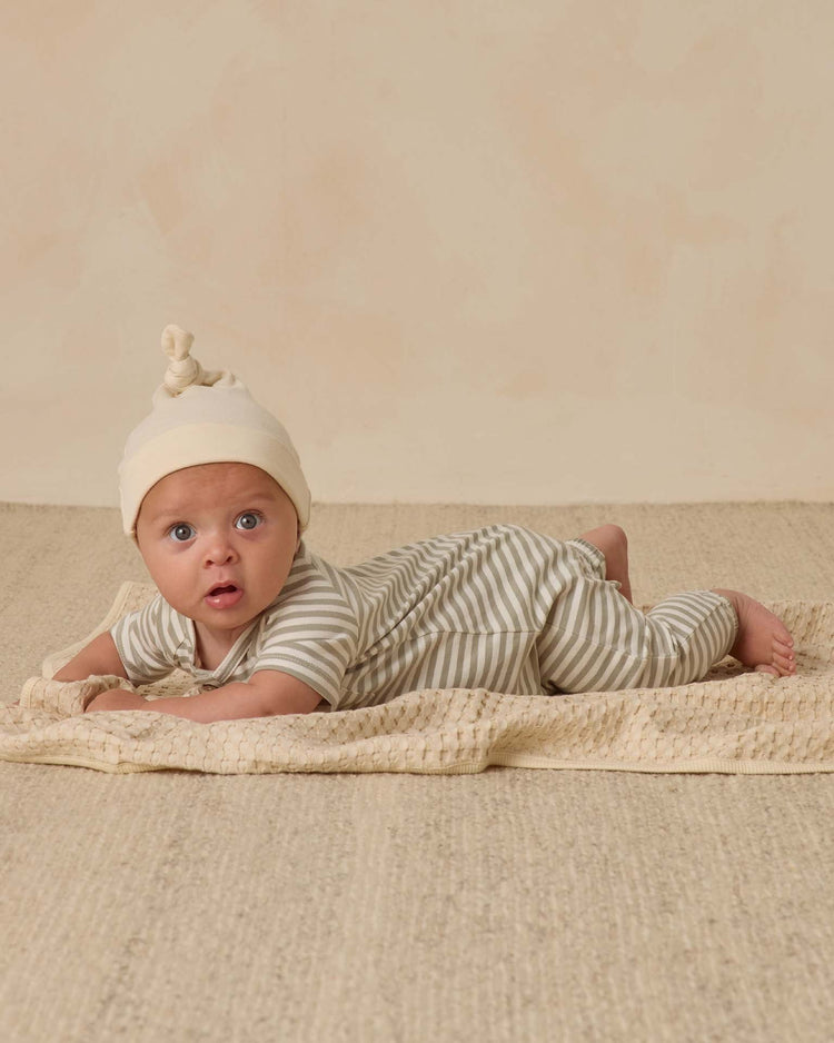 Little quincy mae baby short sleeve jumpsuit in fern stripe