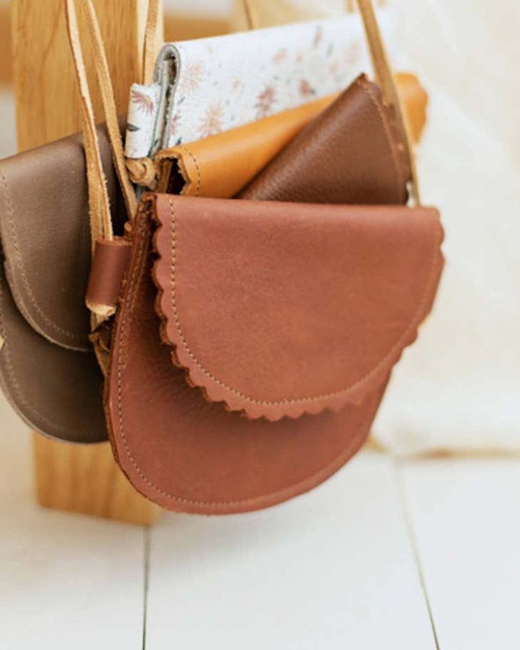 Little sun + lace accessories scalloped leather purse in walnut