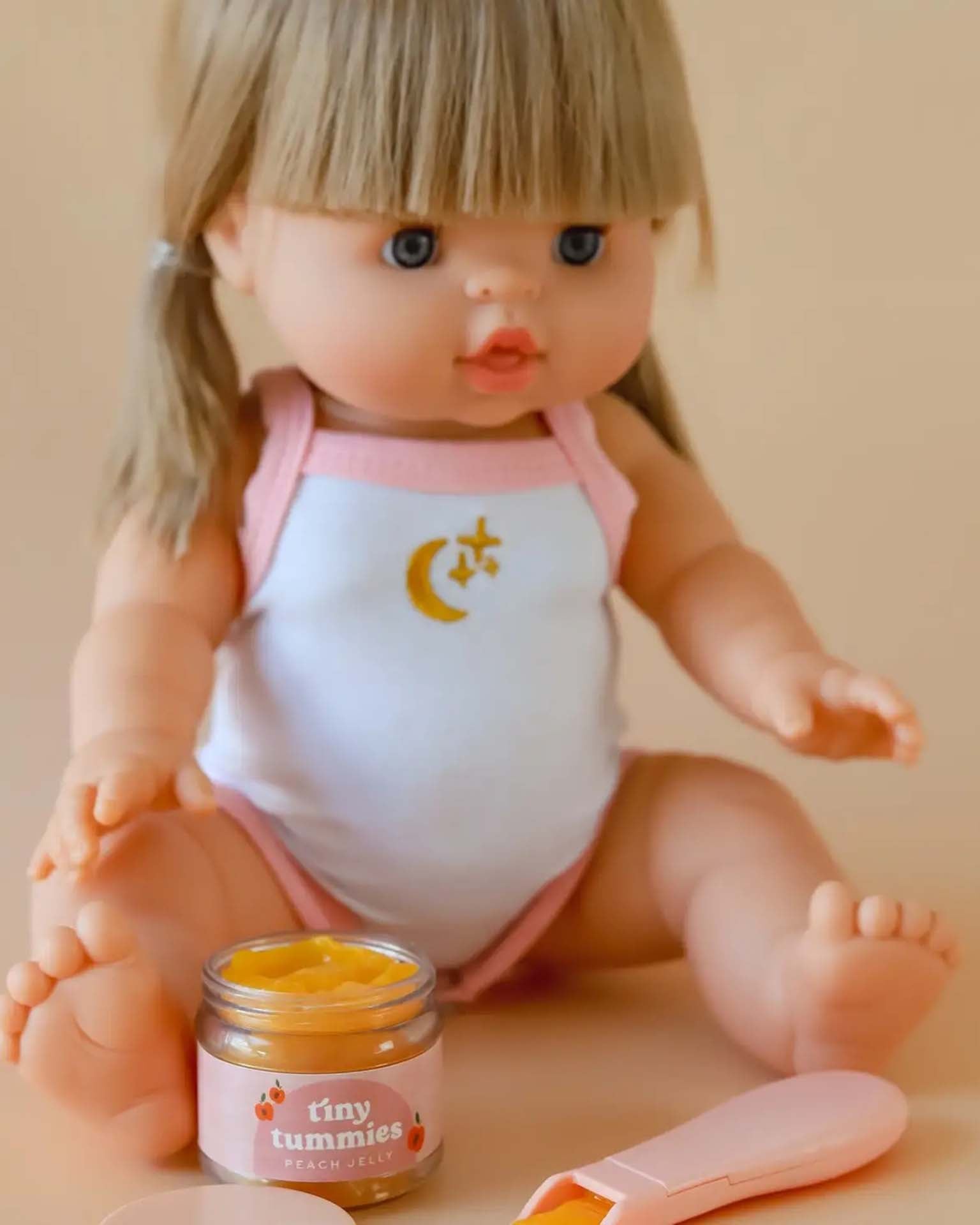 Little tiny harlow play tiny tummies jar + spoon peach jelly food