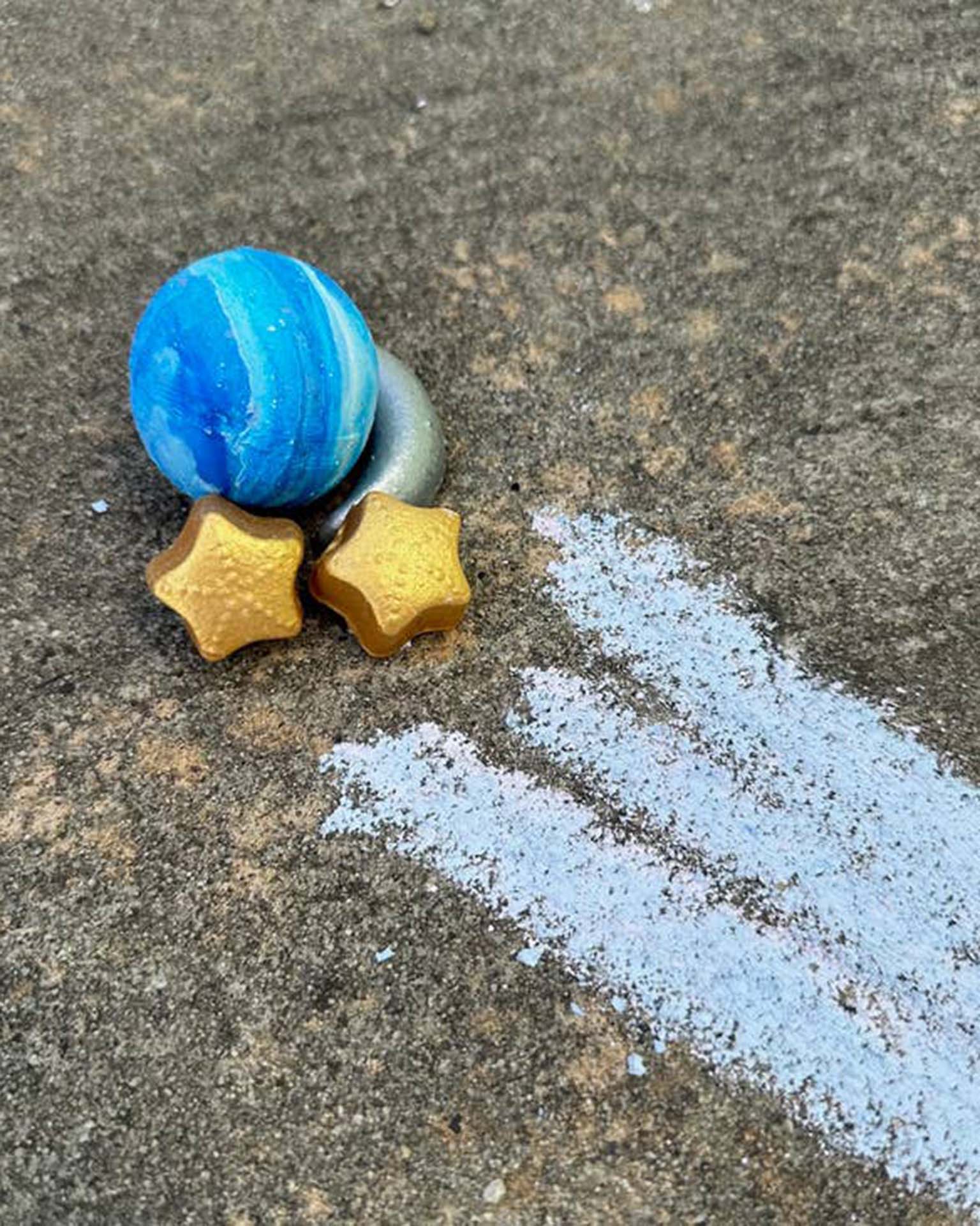 Little twee play mini galaxy sidewalk chalk
