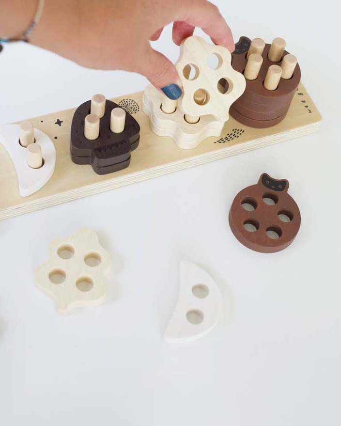 Little wee gallery play count and stack wooden toy
