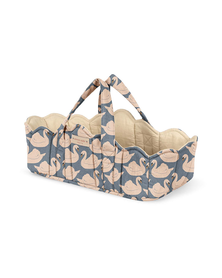 konges sløjd doll lift in swan play Little