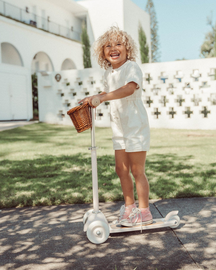Little banwood play banwood scooter in cream