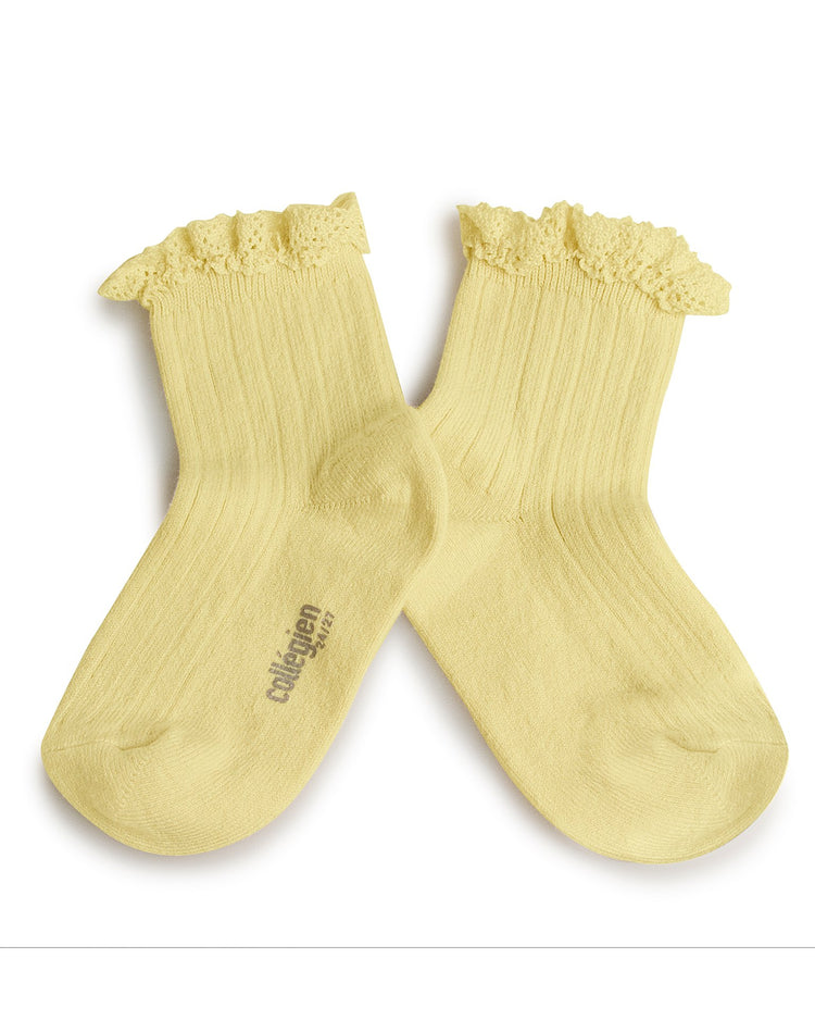 Little collegien accessories ruffle trim ankle socks in vanille