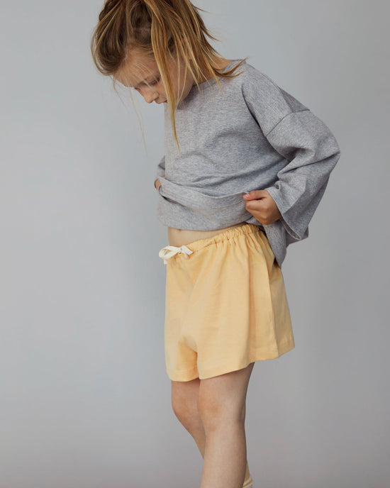 Little gray label girl oversized shorts in apricot