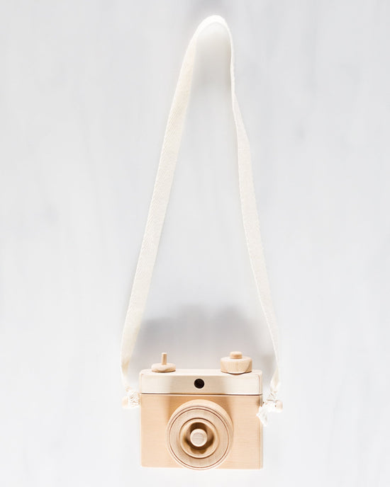 Little little rose & co. play classic camera in tan