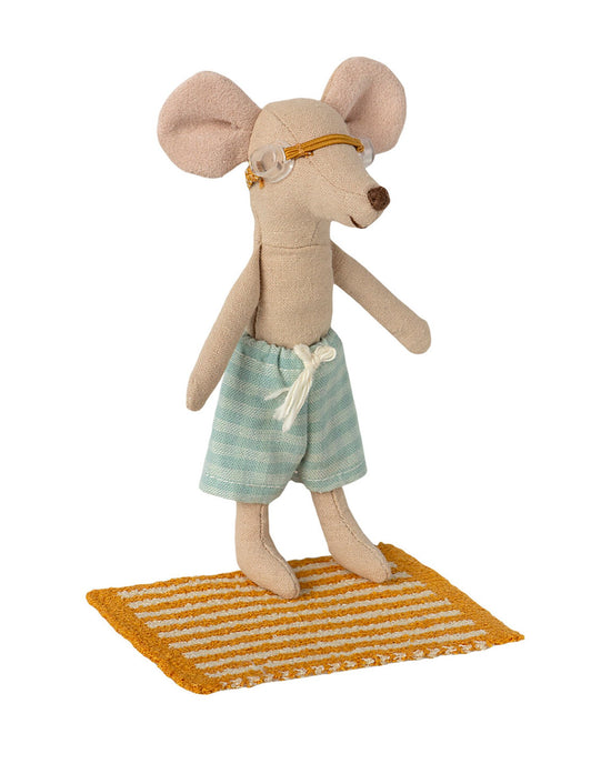 Little maileg play beach set for big brother mouse