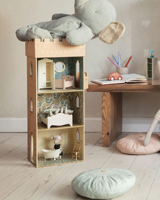 Little maileg play castle with mirror