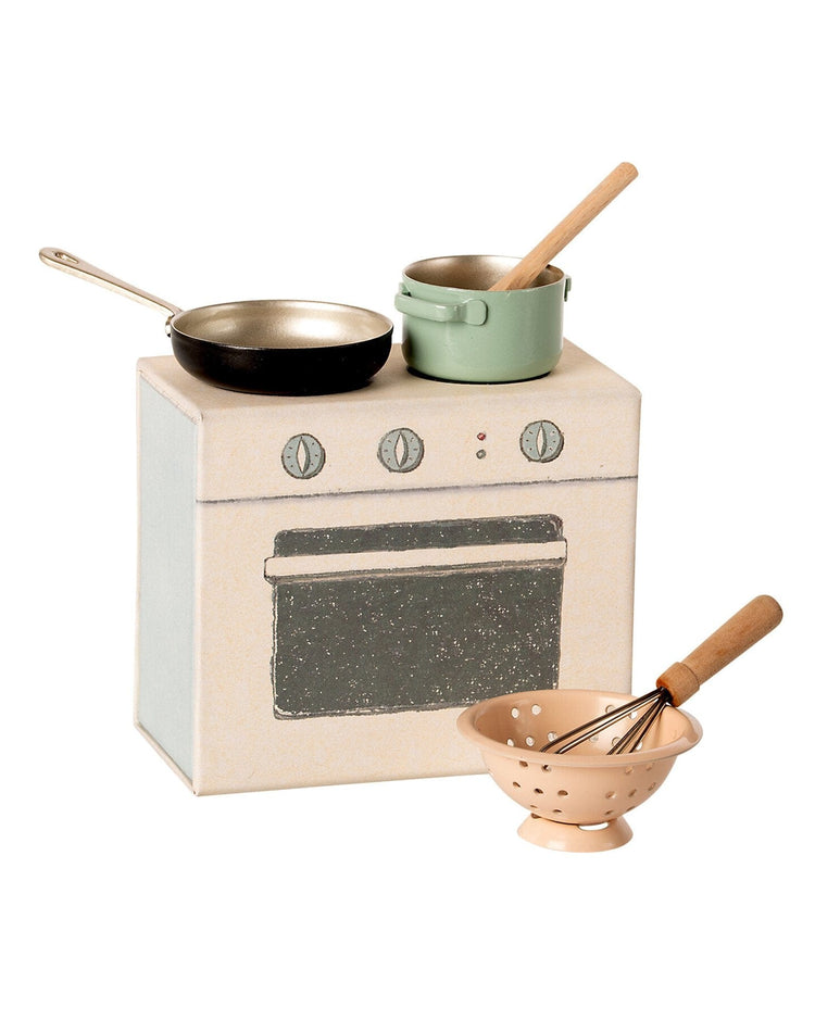 Little maileg play cooking set