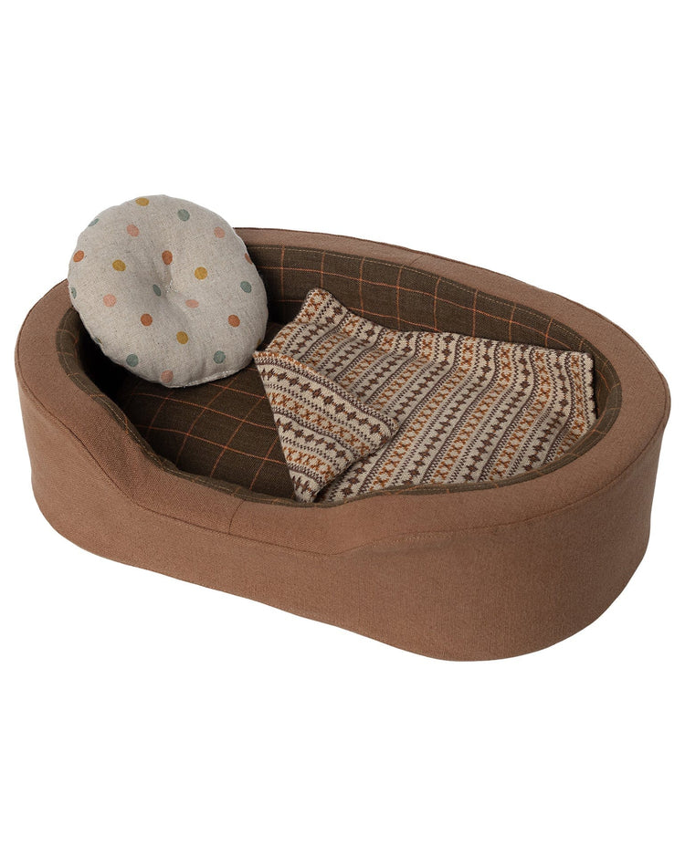 Little maileg play dog basket in brown
